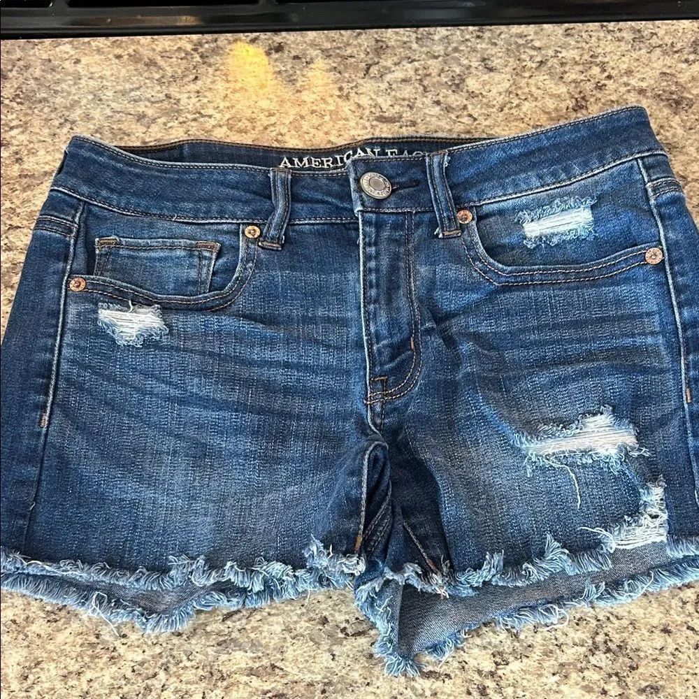 American Eagle Outfitters Distressed Dark Blue Jean Shorts. Size 6. WS
